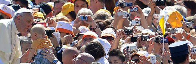 Papa Francisco: "Aprender a lei de amor para superar guerras, divisões e egoísmos"