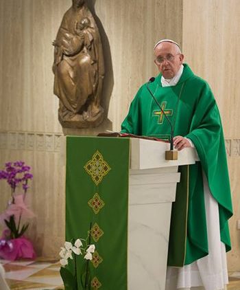 Papa Francisco: "Devemos ser filhos da luz e caminhar na caridade"  