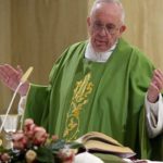 Papa Francisco: “Longe de Deus somos derrotados”