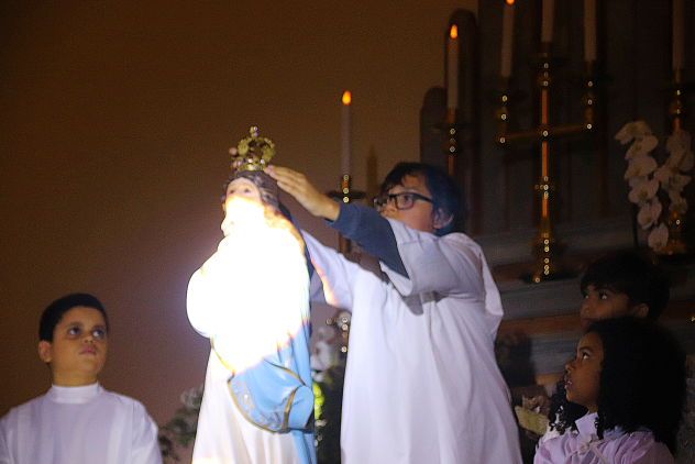 Coroação de Nossa Senhora emociona a comunidade
