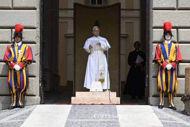 O Papa: a indústria do consumo envenena o coração. Deus nos abre à alegria